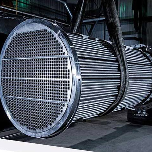 Horizontal shell-tube heat exchanger