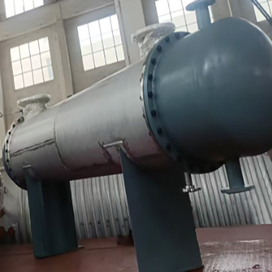 Horizontal shell-tube heat exchanger 